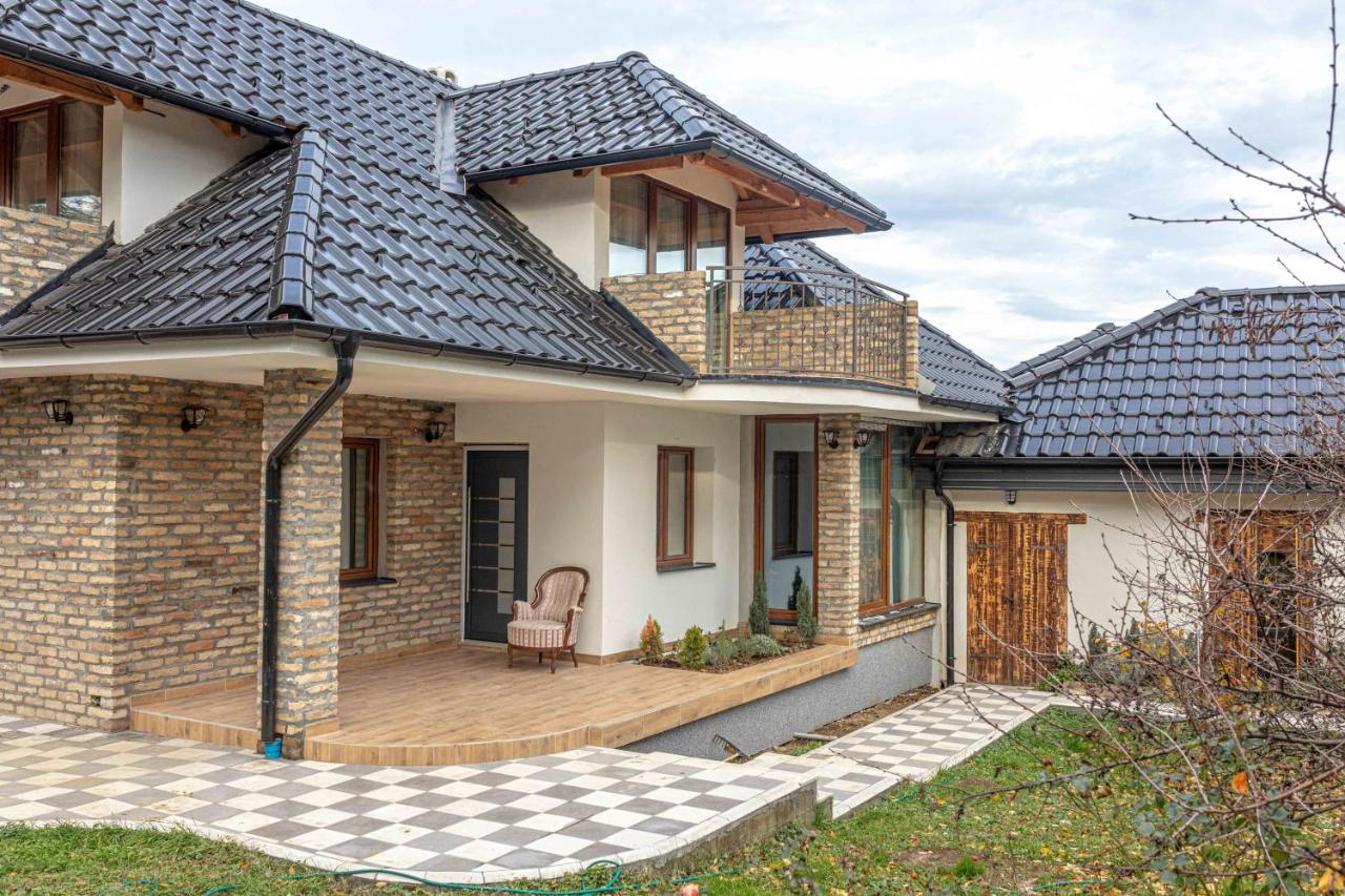 City Escape Luxury Villa Zuce 외부 사진