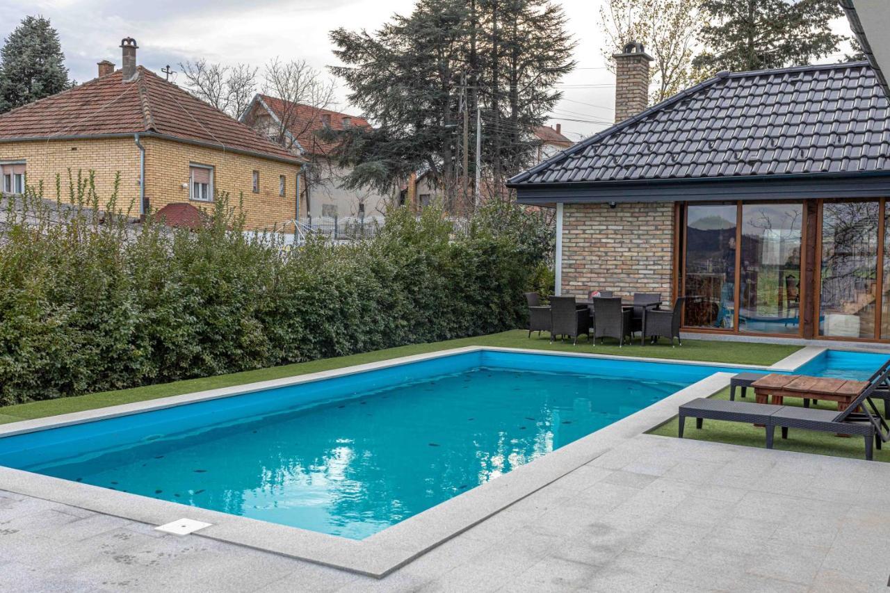 City Escape Luxury Villa Zuce 외부 사진