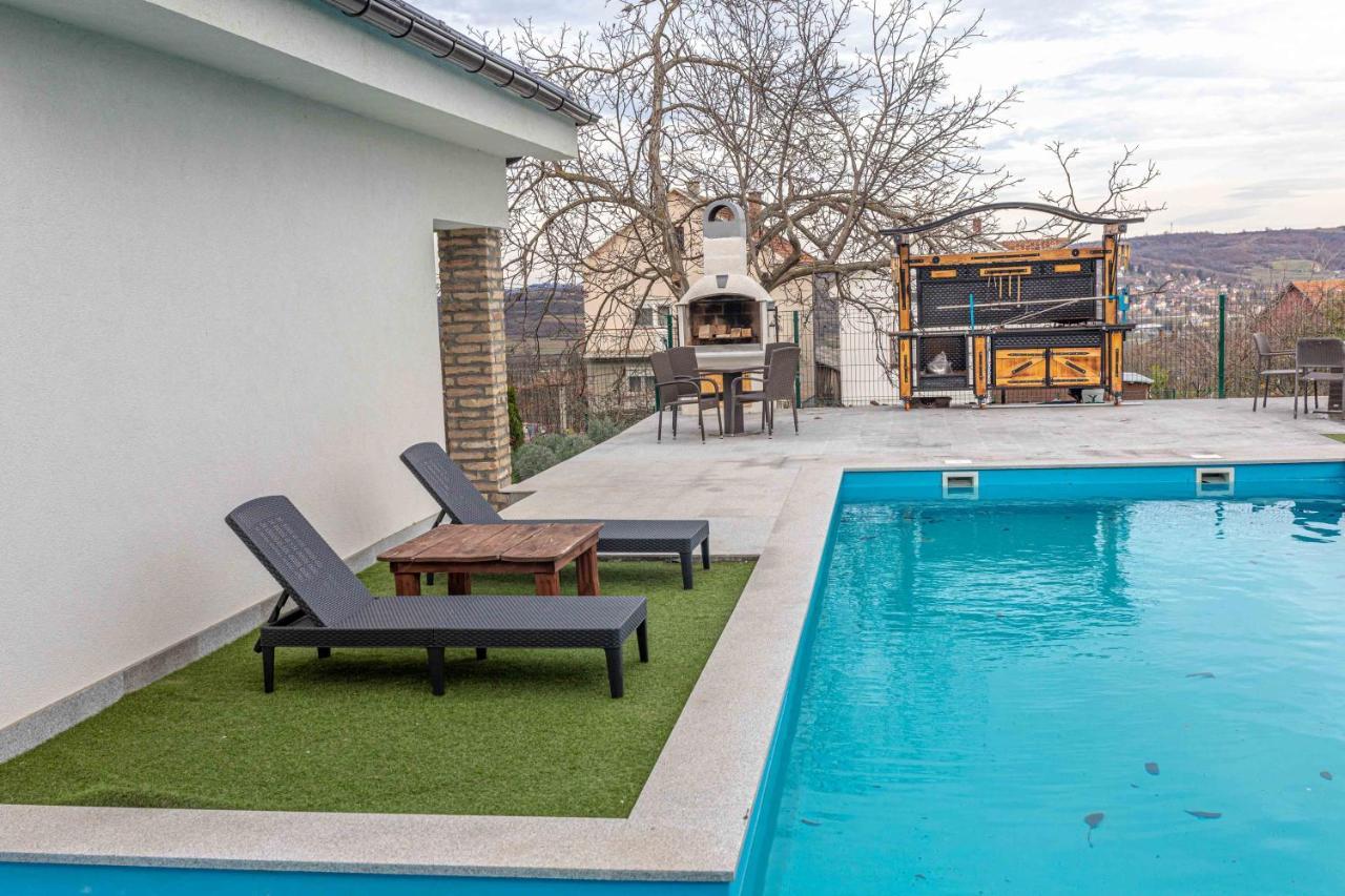 City Escape Luxury Villa Zuce 외부 사진