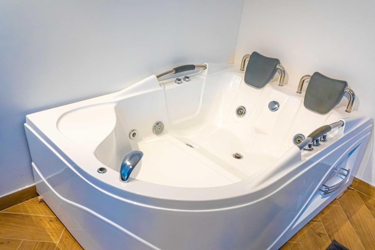 City Escape Luxury Villa Zuce 외부 사진